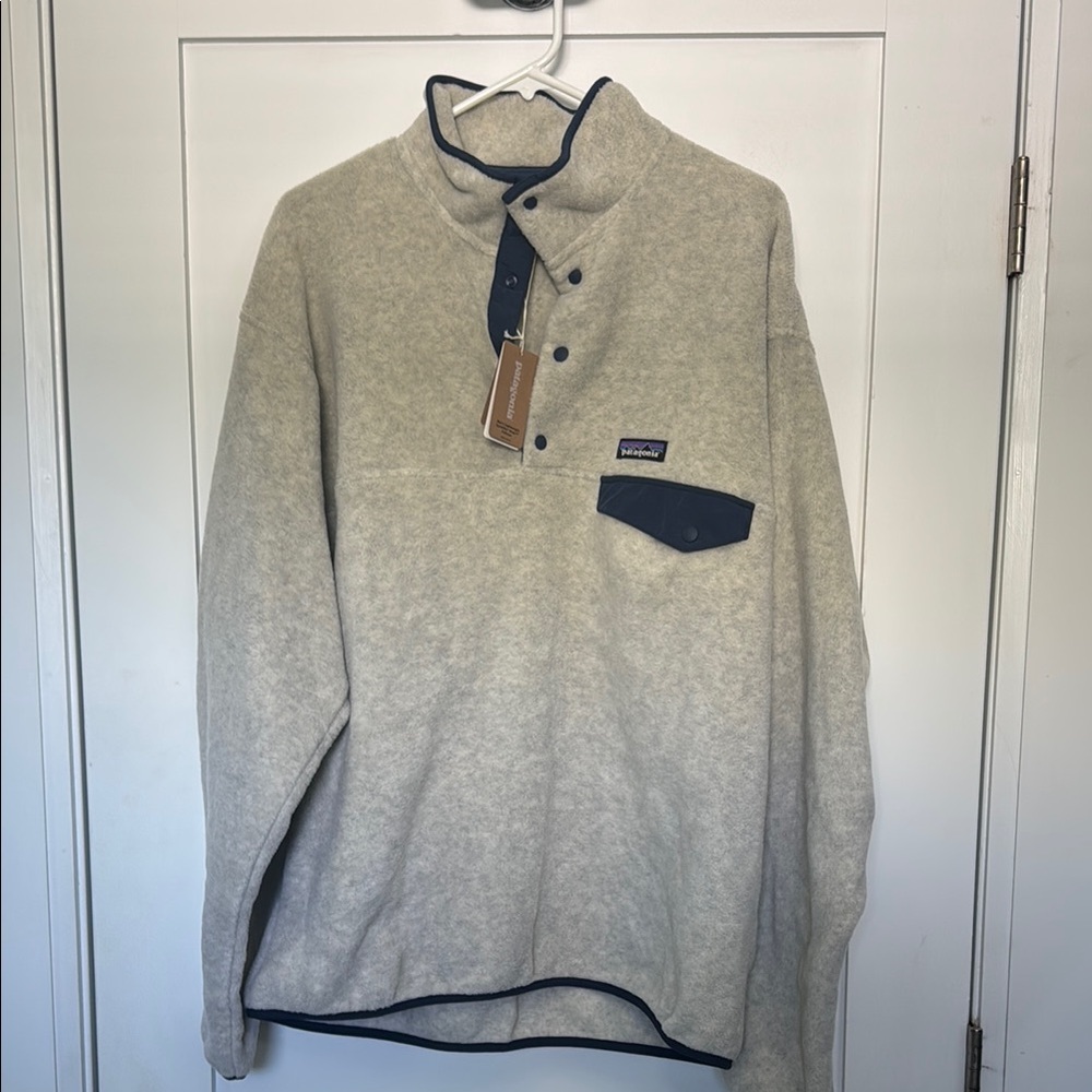 Patagonia Beige and Dark Blue Fleece Pullover